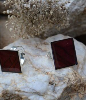 Bague plateau en bois d'amarante avec design marqueterie raffinée Bérénice. Bijou artisanal unique conçu pour femme, élégance durable et naturelle.