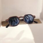 Lunettes exclusives série limitée LA BROWN 241XP avec style moderne et garanties 2 ans.