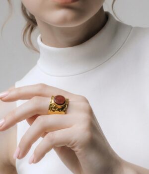 Alternative view of Bague amarante acier inoxydable dorée – Jane