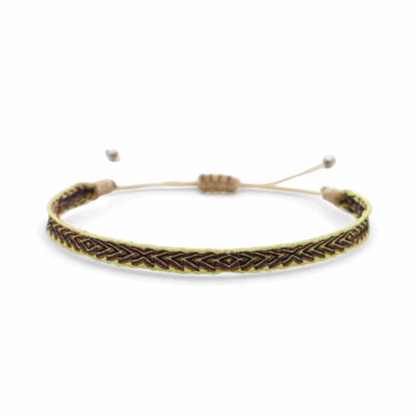 Bijou éthique artisanal – bracelet réglable en macramé fait main avec couleurs naturelles et éclats lumineux