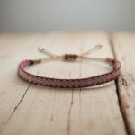 Bracelet colombien Luisa – tissage artisanal rose, gris et marron lie de vin avec fils brillants, style bohème femme