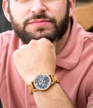 Alternative view of Montre bois noyer homme phase de lune Blue Moon