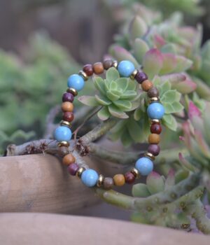 Alternative view of Bracelet calcite bleue et bois multicolore - Fany