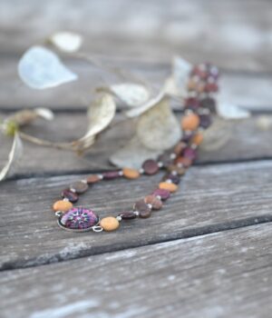 Collier bois multicolore et cabochon Stella
