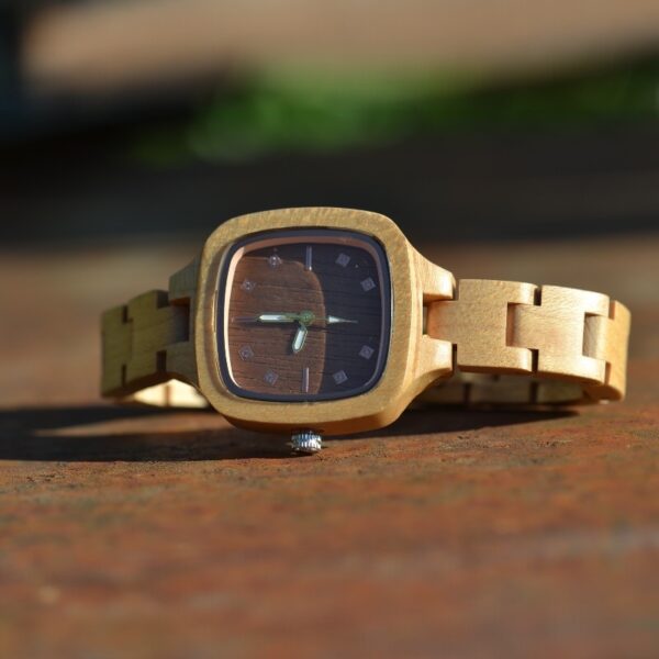 Montre bois carrée femme érable Mélissa