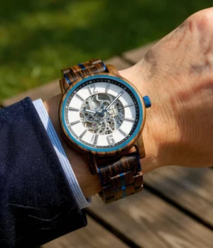 Alternative view of Montre bois zébrano homme automatique Zénitha