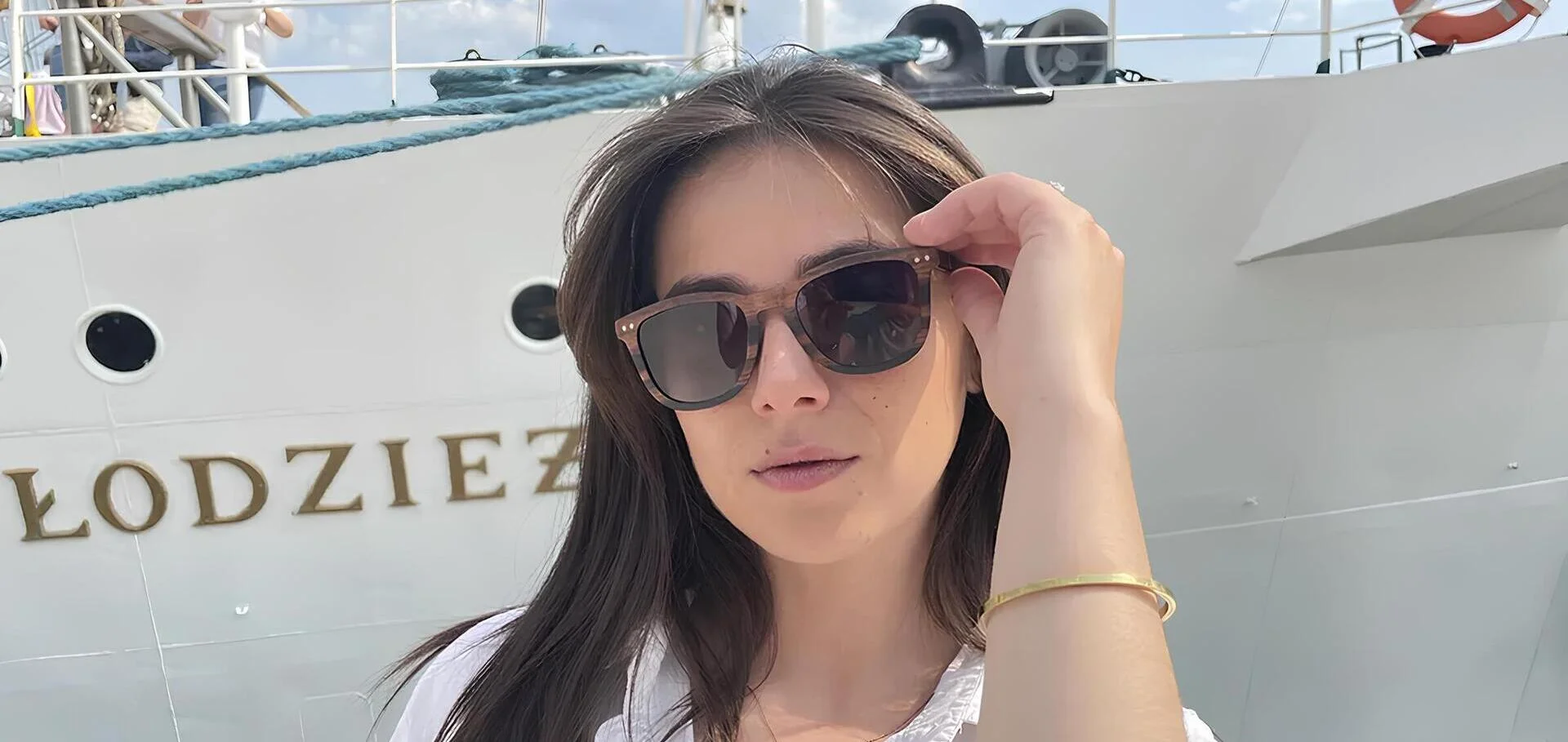 Bannière lunettes en bois